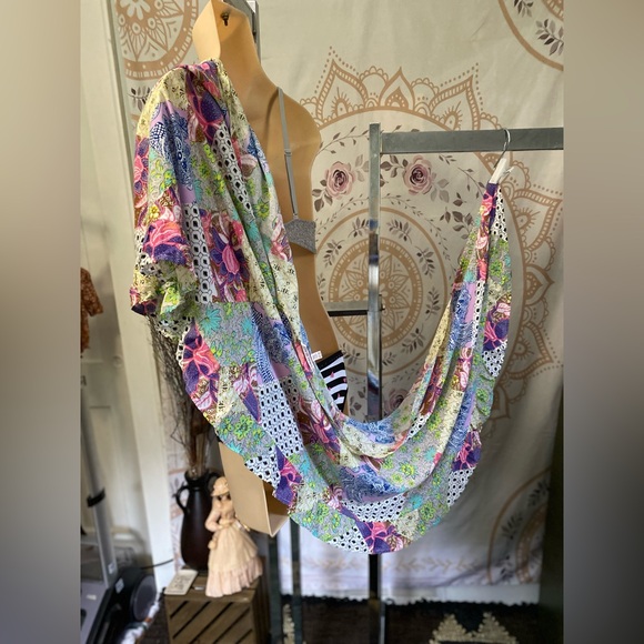 Victoria’s Secret Floral Patchwork Open Kimono Robe w/ Scalloped Edge Mini Wrap - Picture 7 of 7